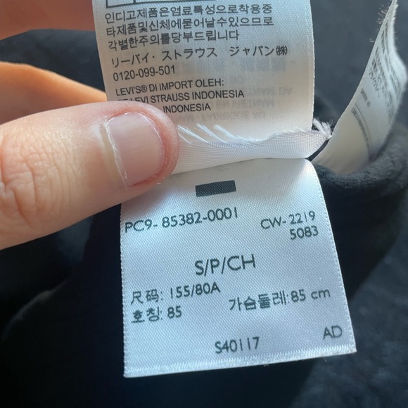 Levi’s flowy woven top with striped texture - Picture 6 of 6